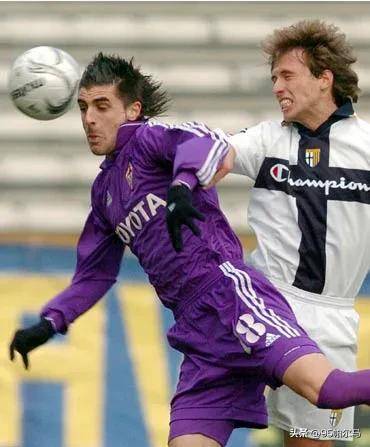 一战成名有多狠？24岁在皇马成第8前锋，27岁踢西乙，33岁退役